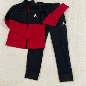 Air Jordan jogger set (size S)